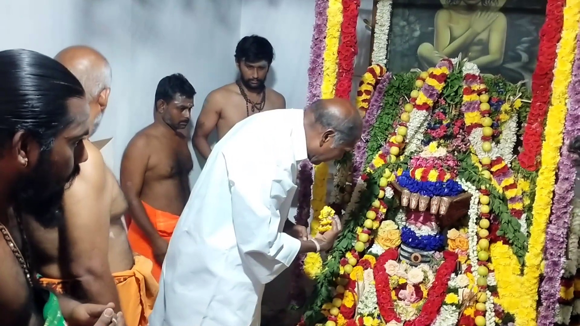பொள்ளாச்சி அழுக்கு சாமி சித்தர் கோவிலில் புதுவை முதல்வர் சிறப்பு தரிசனம்
