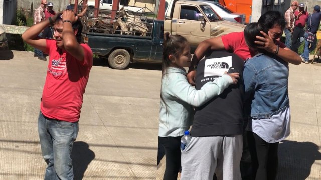 Papá Ve A Sus Hijos Por Primera Vez Tras Tener Que Salir De EE.UU.