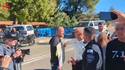 İsrail'de rehine ailelerine polis saldırısı: Kampları dağıtıldı, bir anne gözaltında