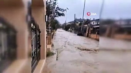 İstanbul Silivri’de caddeler ve sokaklar göle döndü