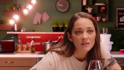 Voilà où ça mène le manque de communication et les +4 au UNO... Extrait de ma dernière vidéo "Je romps avec Marion Cotillard (enfin presque)" 