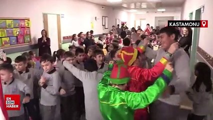 Kastamonu'da doktoralı meddah, köylerde dinlediği hikayeleri derliyor