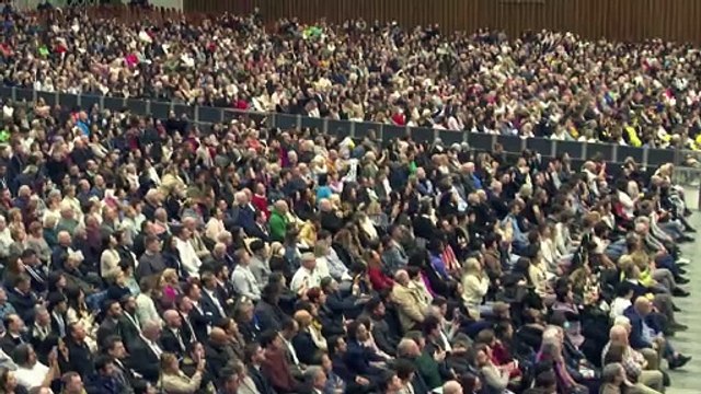 El papa, con dificultades para respirar y debilitado por una gripe