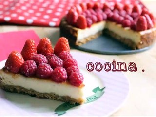 Cheesecake con fresas y frambuesas