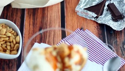 Sundae, el suave helado americano con caramelo y cacahuete