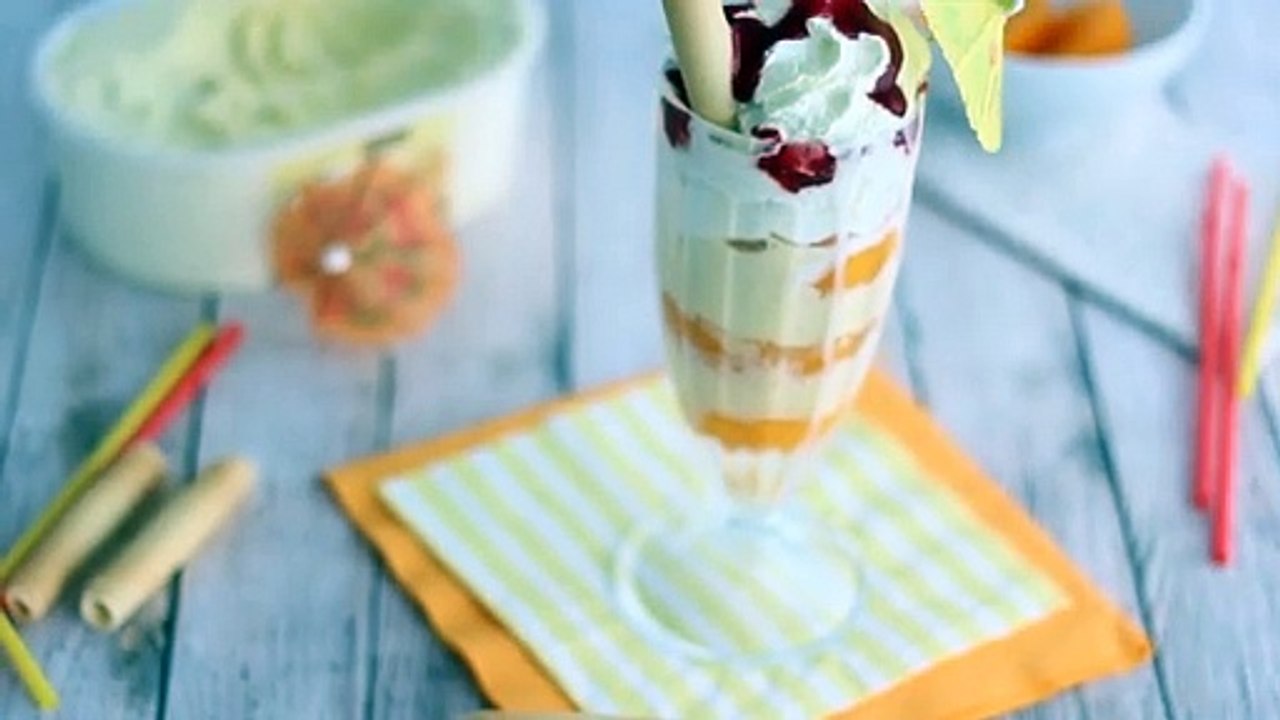 Melocotón melba, helado de vainilla con melocotón