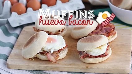 Muffins inglesas con huevo y bacon