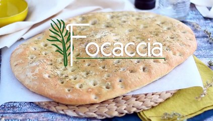 Focaccia, pan italiano con romero