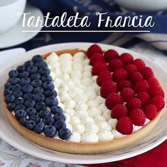 Tartaleta francia, con arándanos y frambuesas