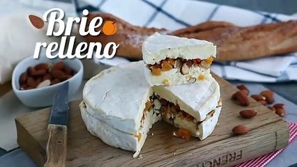 Queso brie relleno de almendras y albaricoque