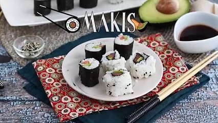 Makis de salmón ahumado y aguacate. sushi