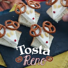 Tosta de renos navideños con quesitos
