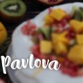 Pavlova de frutas tropicales