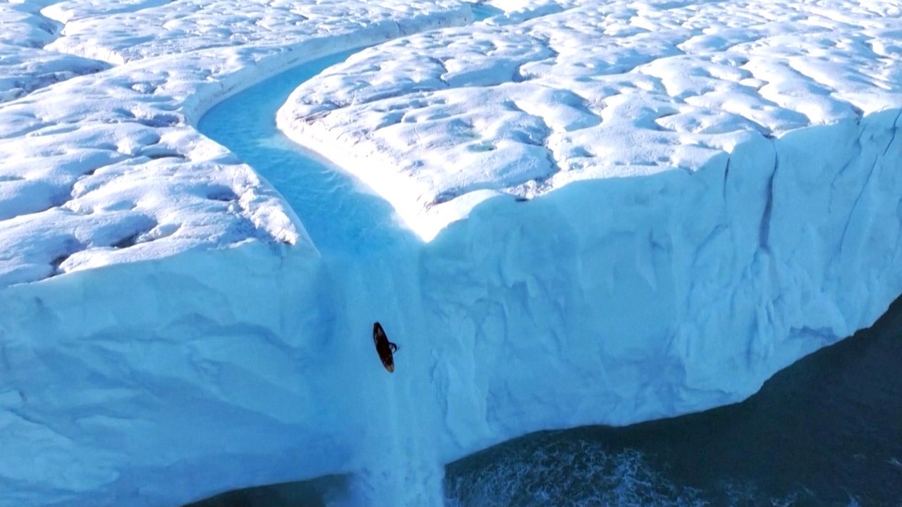 Must See! Spanish Kayaker Goes Over Massive 65...