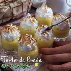 Vasitos de tarta de limón y merengue