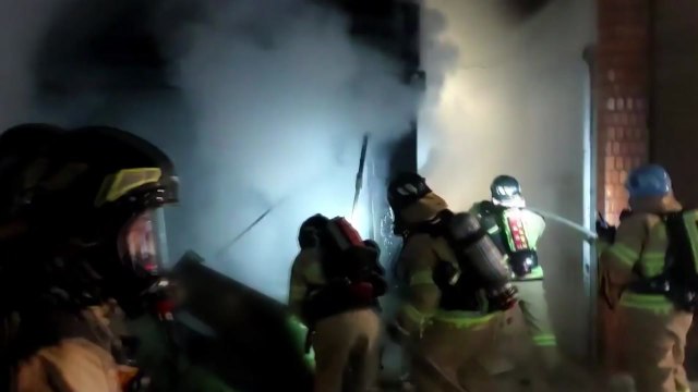 서울 구로동 호프집에 불...다친 사람 없어 / YTN