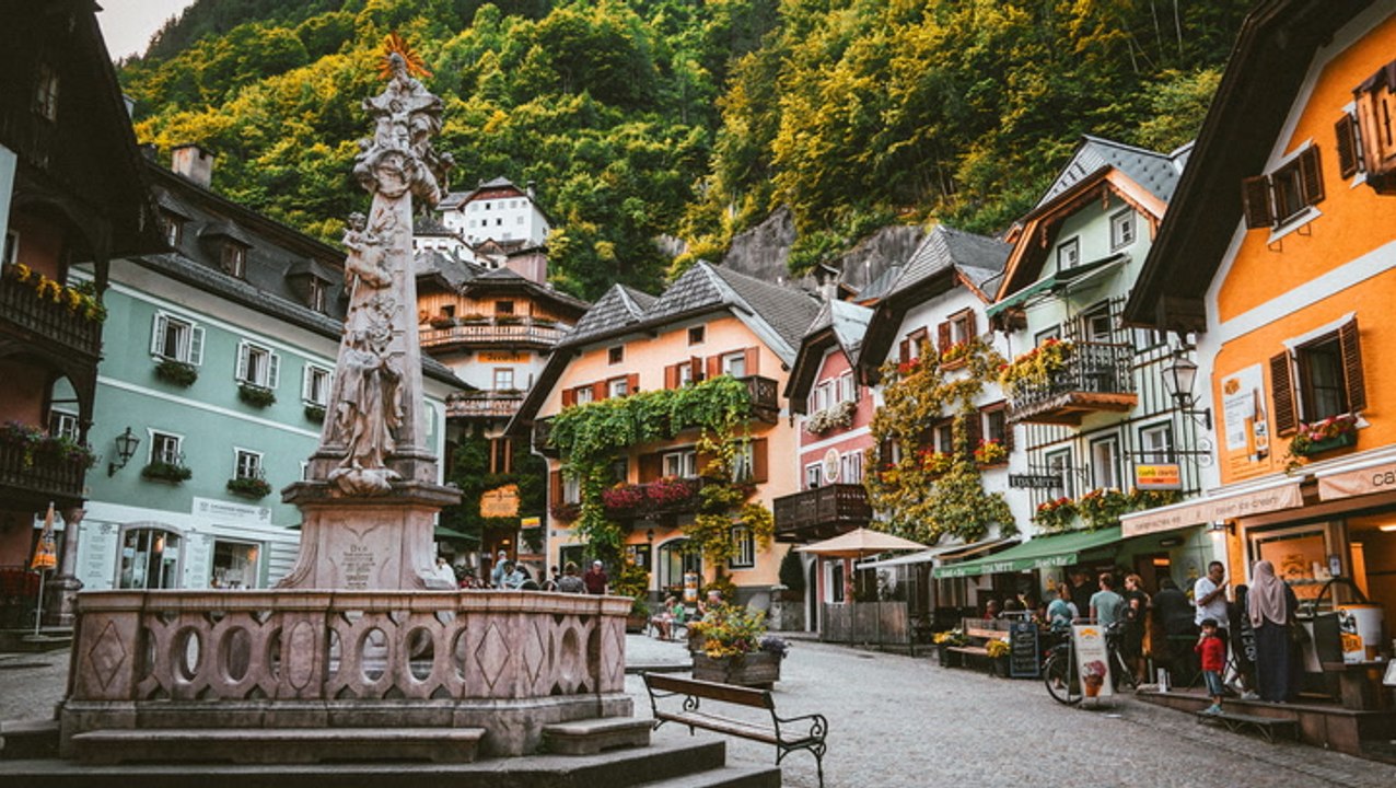 This Postcard-perfect Village in the Austrian Alps Has Charming Inns ...