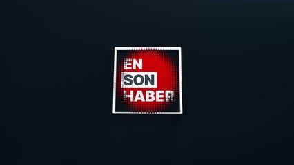 Metroda çorabıyla oturan adamın ayakkabısına tekme attı