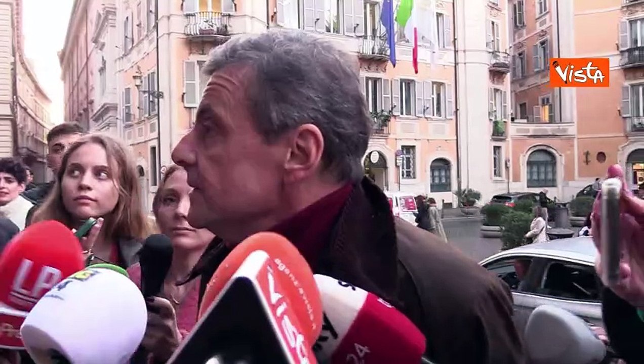 Caso Delmastro, Calenda: "Siamo garantisti, non deve dimettersi solo per un rinvio a giudizio"