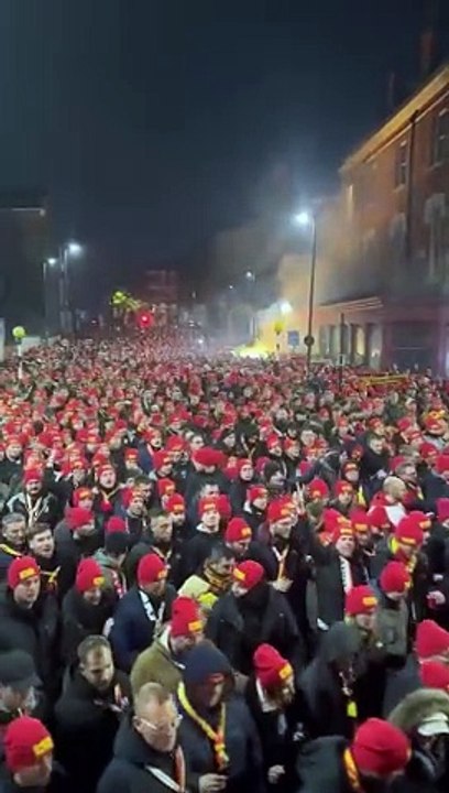 Arsenal - Lens 2023: Le cortège impressionnant des supporters de Lens à Londres