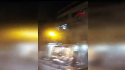 Şiddetli yağış nedeniyle Sultanahmet’te tarihi bina çöktü