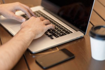 Master Coffeehouse Etiquette ☕️: Your Guide to Polite and Enjoyable Visits