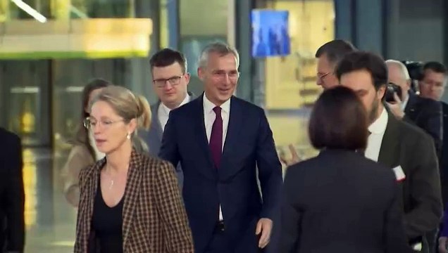 EUA e aliados garantem apoio à Ucrânia; Rússia aumenta a pressão na frente oriental na Ucrânia