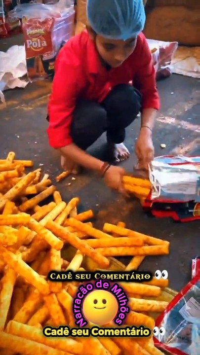 Crunch e Comédia: Uma Incursão Irresistível na Fábrica de Risos dos Salgadinhos!