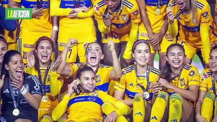 Critican a Alison González y Cecilia Santiago por darse un beso previo a final