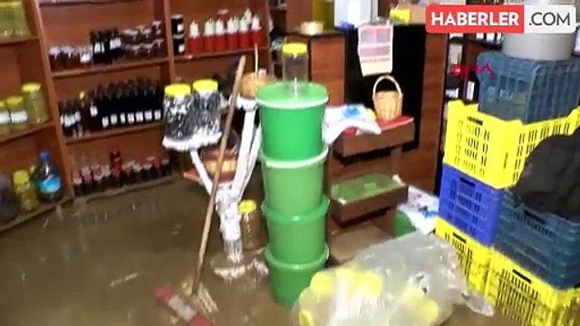 Mudanya'da Şiddetli Yağış Sonucu Dereler Taştı, Ev ve İşyerleri Su Altında Kaldı