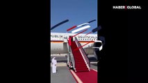 Almanya Cumhurbaşkanı, uçak kapısında yarım saat böyle bekledi