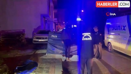 Evinde bıçaklanan genç son nefesini sokak ortasında verdi