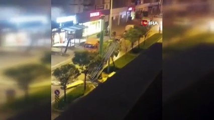 Bursa’da fırtına çatıları uçurdu