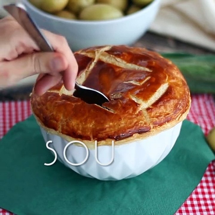 Puff pastry soup with leeks and potatoes