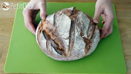 Pane ripieno con pesto, formaggio e pomodori secchi: una ricetta facile e irresistibile