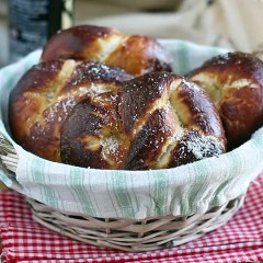 Rosemary and mozzarella pretzels