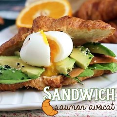 Croissant-sandwich im brunch-stil