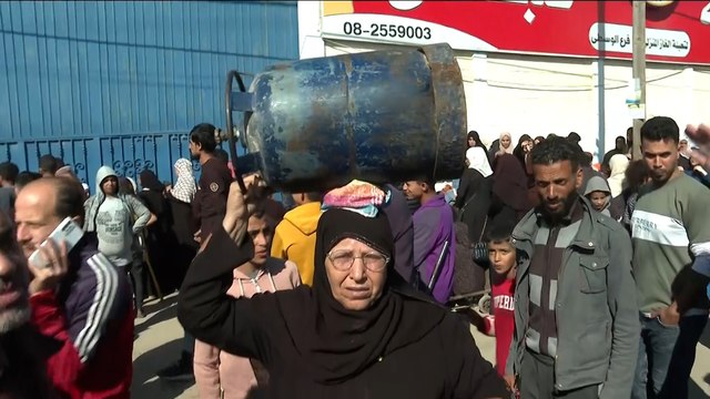 الأزمة تتشدد.. طوابير طويلة للحصول على الغاز المنزلي في غزة