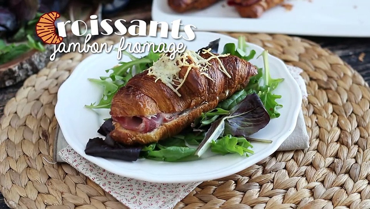 Croissants mit schinken und käse