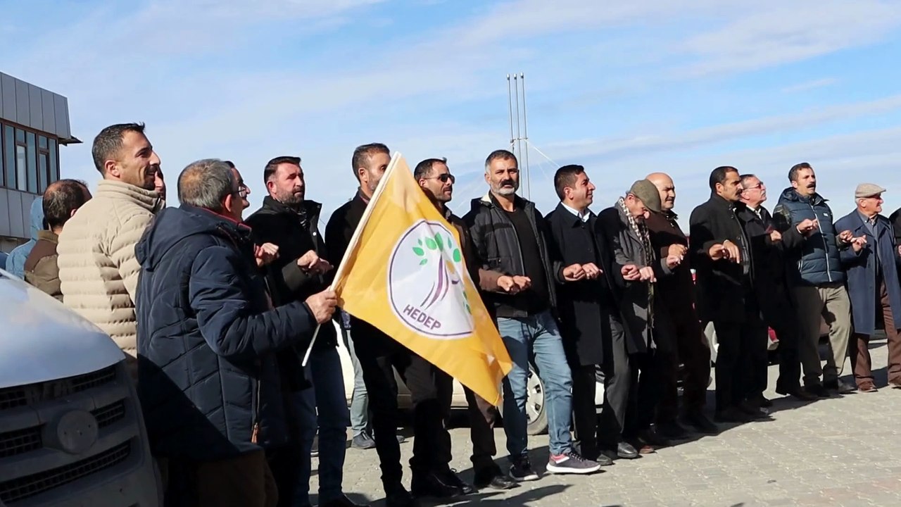 HEDEP Eş Genel Başkanı Tuncer Bakırhan, halk buluşması için Van'da