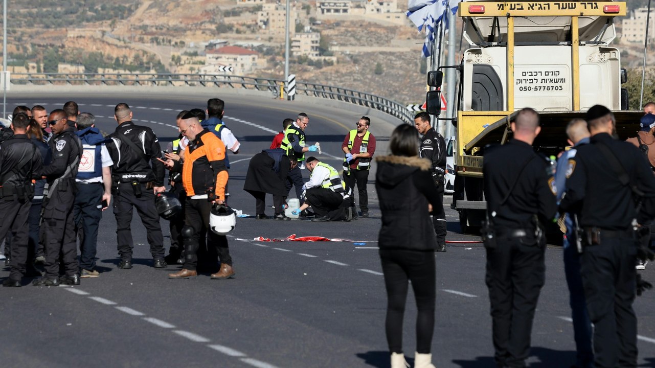 Mehrere Tote bei Anschlag auf Bushaltestelle in Jerusalem