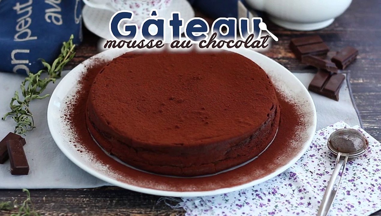 Hausgemachter schokoladenmousse-kuchen