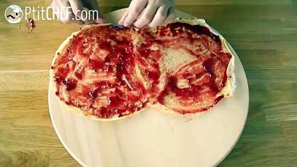 Crêpes-stamm aus himbeeren und weißer schokolade