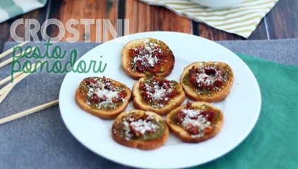 Crostini con pesto e pomodori secchi