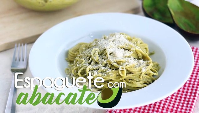 Espaguete à carbonara (com abacate), versão vegetariana