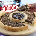 Pizza aux kit kat et yaourt danette au chocolat