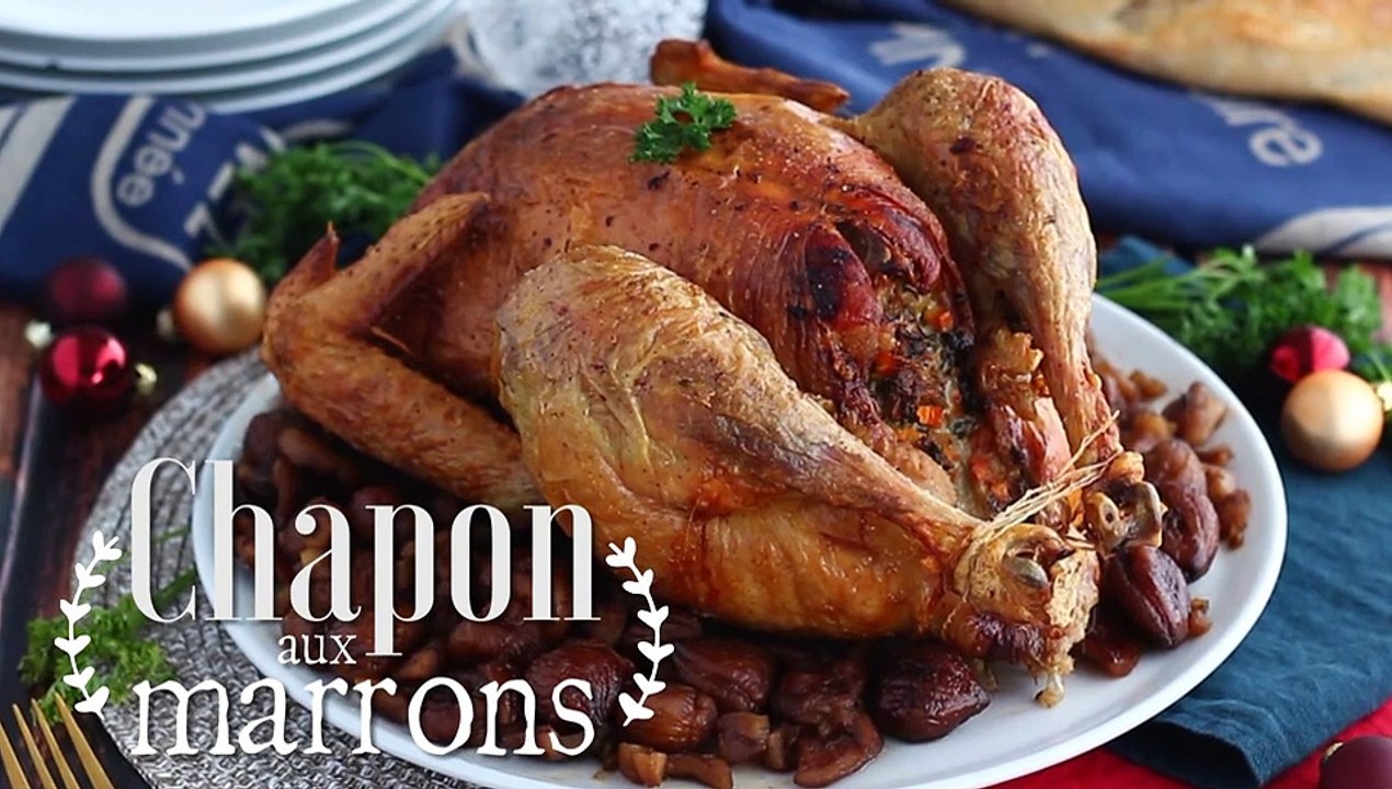 Traditioneller kapaun mit kastanien