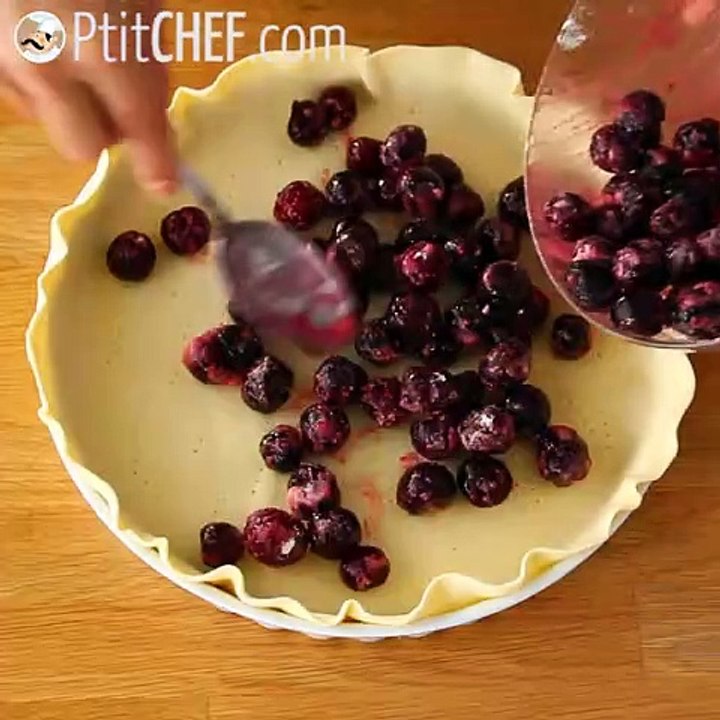 Blätterteigkuchen mit kirschen