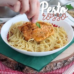 Come prepare il pesto rosso