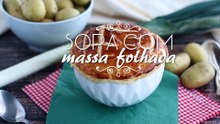 Sopa de alho-poró e batata com massa folhada